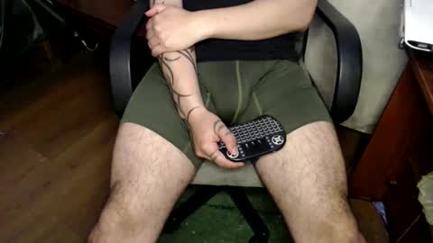 Snapshot of oliver_laid_2023 chatting on 11/29/25, 06:38 oliver_laid_2023 online show from 11/29/25, 06:38