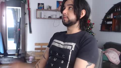 Snapshot of oliver_laid_2023 chatting on 12/16/25, 06:13 oliver_laid_2023 online show from 12/16/25, 06:13