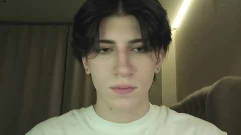 Snapshot of oliver_star_boy chatting on 03/17/26, 11:41 oliver online show from 03/17/26, 11:41