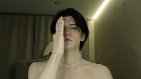 Snapshot of oliver_star_boy chatting on 04/08/26, 06:41 oliver online show from 04/08/26, 06:41