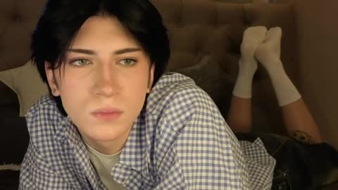 Snapshot of oliver_star_boy chatting on 04/09/26, 01:16 oliver online show from 04/09/26, 01:16