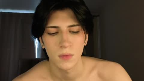 Snapshot of oliver_star_boy chatting on 04/10/26, 12:10 oliver online show from 04/10/26, 12:10