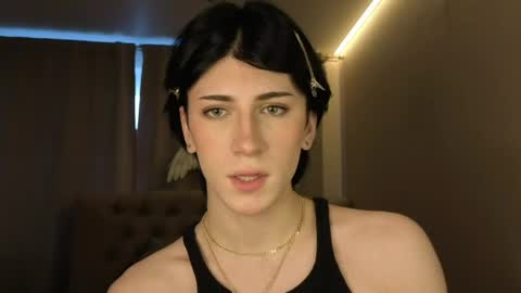 Snapshot of oliver_star_boy chatting on 04/12/26, 02:11 oliver online show from 04/12/26, 02:11