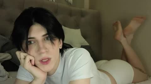 Snapshot of oliver_star_boy chatting on 04/14/26, 05:19 oliver online show from 04/14/26, 05:19