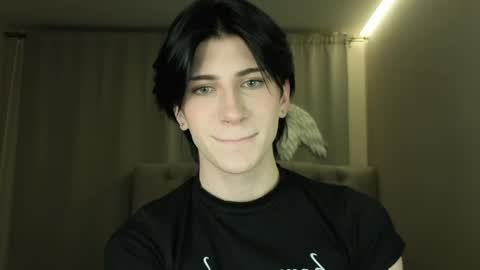 Snapshot of oliver_star_boy chatting on 04/15/26, 07:32 oliver online show from 04/15/26, 07:32