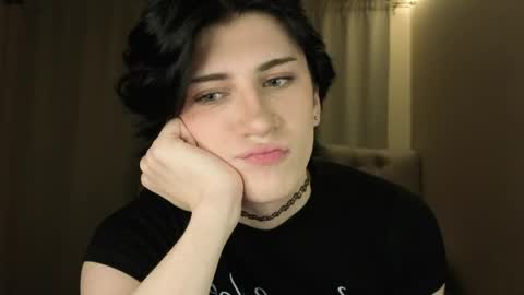 Snapshot of oliver_star_boy chatting on 04/18/26, 07:58 oliver online show from 04/18/26, 07:58