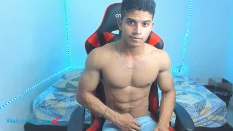 oliver thompsson online show from 01/01/25, 01:04