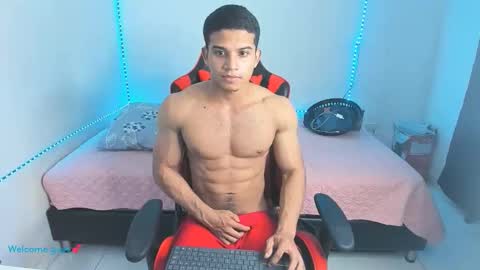 Snapshot of oliver_thompsson chatting on 05/25/26, 03:01 oliver thompsson online show from 05/25/26, 03:01
