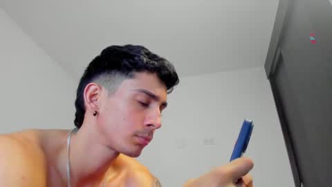 Snapshot of oliverbennet chatting on 02/27/25, 01:38 Oliver bennet online show from 02/27/25, 01:38