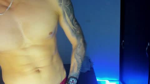 Snapshot of oliverbennet chatting on 02/28/25, 11:23 Oliver bennet online show from 02/28/25, 11:23