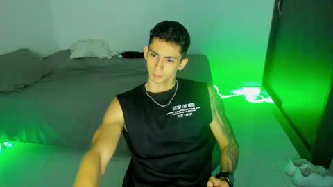 Snapshot of oliverbennet chatting on 03/06/25, 01:27 Oliver bennet online show from 03/06/25, 01:27