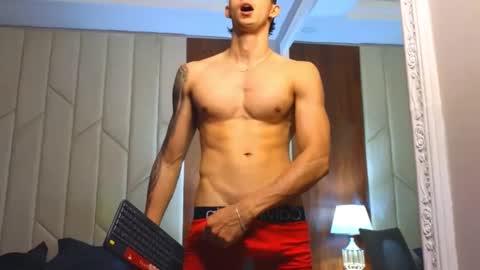 Snapshot of oliverbennet chatting on 03/10/25, 09:51 Oliver bennet online show from 03/10/25, 09:51