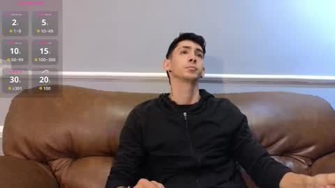 Snapshot of oliverbennet chatting on 09/13/25, 12:16 Oliver bennet online show from 09/13/25, 12:16