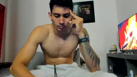 Snapshot of oliverbennet chatting on 09/23/25, 11:08 Oliver bennet online show from 09/23/25, 11:08