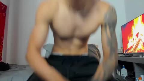 Snapshot of oliverbennet chatting on 09/24/25, 08:45 Oliver bennet online show from 09/24/25, 08:45