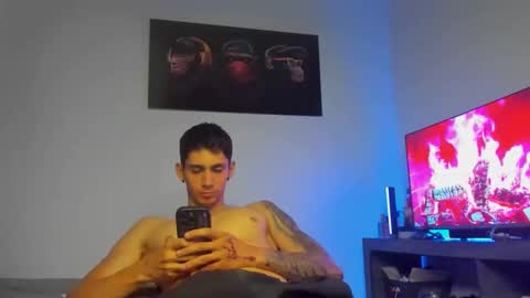 Snapshot of oliverbennet chatting on 10/19/25, 03:40 Oliver bennet online show from 10/19/25, 03:40