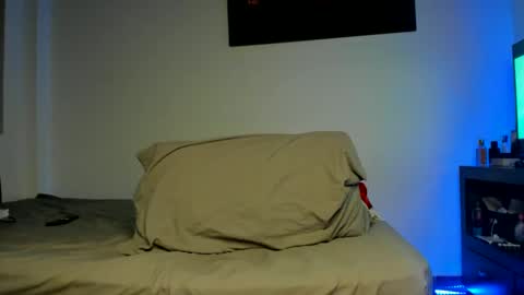 Snapshot of oliverbennet chatting on 10/21/25, 01:06 Oliver bennet online show from 10/21/25, 01:06