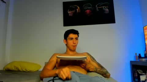 Snapshot of oliverbennet chatting on 10/22/25, 02:23 Oliver bennet online show from 10/22/25, 02:23