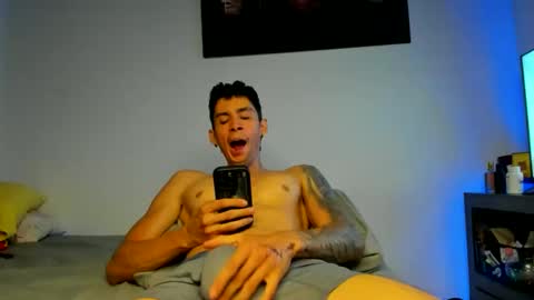 Snapshot of oliverbennet chatting on 10/22/25, 10:31 Oliver bennet online show from 10/22/25, 10:31