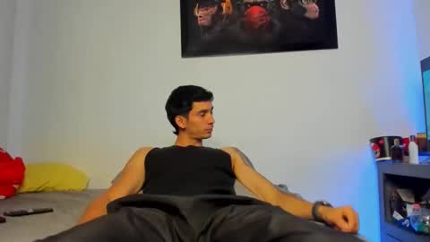 Snapshot of oliverbennet chatting on 10/27/25, 11:31 Oliver bennet online show from 10/27/25, 11:31