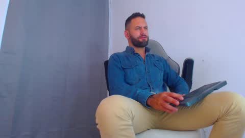 oliver online show from 12/03/24, 09:56