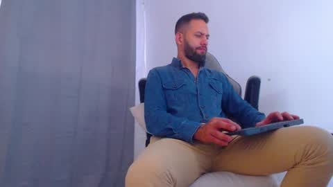 oliver online show from 12/08/24, 07:11