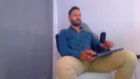 oliver online show from 12/25/24, 08:07