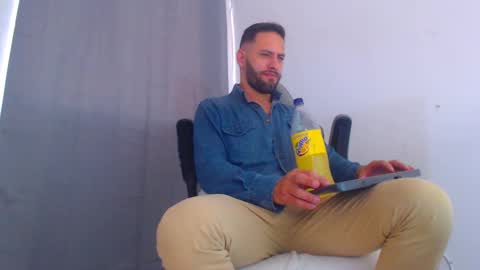 oliver online show from 01/11/25, 06:23