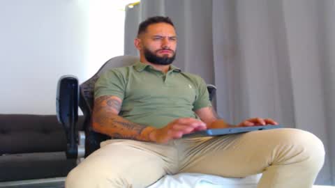 oliver online show from 11/13/25, 01:10