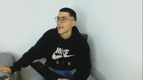 Snapshot of oliversaint__ chatting on 03/12/26, 11:22 oliver saint online show from 03/12/26, 11:22