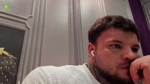 Snapshot of oliversport chatting on 04/26/26, 10:57 OliverSport online show from 04/26/26, 10:57