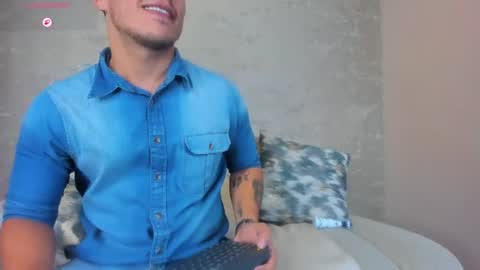Snapshot of oliverwyse chatting on 06/16/26, 12:46 Oliver online show from 06/16/26, 12:46