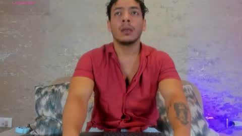 Snapshot of oliverwyse chatting on 06/24/26, 12:20 Oliver online show from 06/24/26, 12:20