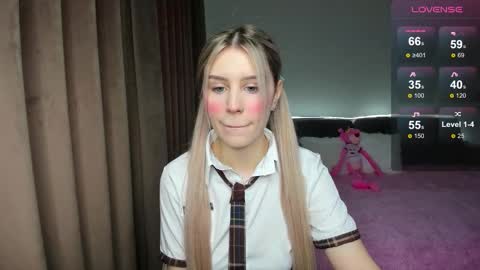 Snapshot of olivia1taylor chatting on 11/16/25, 07:36 Olivia online show from 11/16/25, 07:36