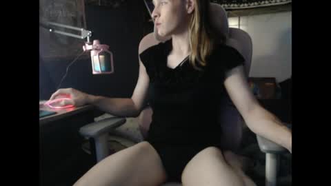 Snapshot of olivia661 chatting on 04/07/26, 02:56 StonerBratOlivia online show from 04/07/26, 02:56