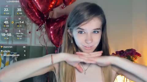 Snapshot of olivia_7 chatting on 04/10/26, 04:12 Olivia online show from 04/10/26, 04:12