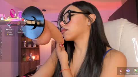 Snapshot of olivia__ds chatting on 02/21/25, 04:18 Olivia online show from 02/21/25, 04:18