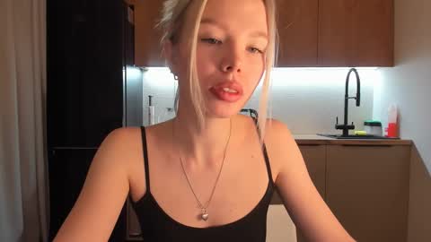 Olivia 3 online show from 01/22/25, 09:43