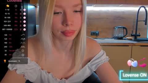 Snapshot of olivia_bells chatting on 03/25/26, 09:21 Olivia 3 online show from 03/25/26, 09:21