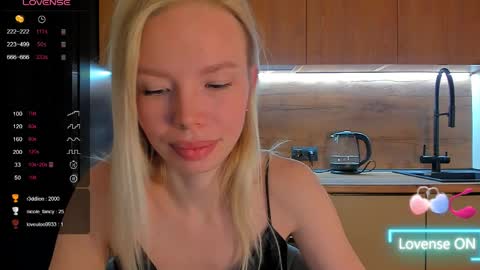 Snapshot of olivia_bells chatting on 04/10/26, 10:14 Olivia 3 online show from 04/10/26, 10:14