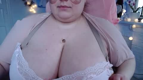 Snapshot of olivia_bud_gold chatting on 02/04/25, 07:51 Olivia Gold online show from 02/04/25, 07:51