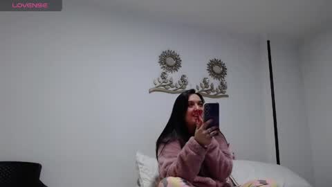 Olivia Gonzales online show from 05/25/26, 03:12