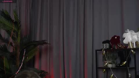 SaraConor online show from 03/19/26, 07:34