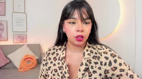 olivia_dluxe online show from 11/04/25, 07:46