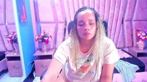 Snapshot of olivia_fox69 chatting on 01/08/25, 11:54  OLIVIA  online show from 01/08/25, 11:54