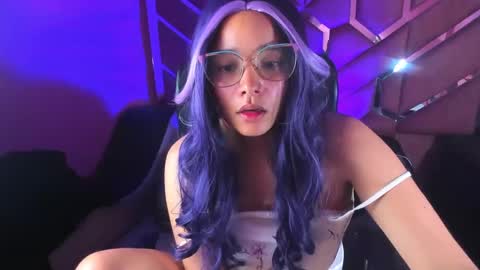 Snapshot of olivia_fox69 chatting on 03/04/25, 06:37  OLIVIA  online show from 03/04/25, 06:37