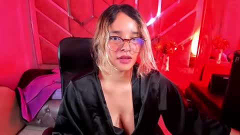 Snapshot of olivia_fox69 chatting on 10/12/25, 03:16  OLIVIA  online show from 10/12/25, 03:16