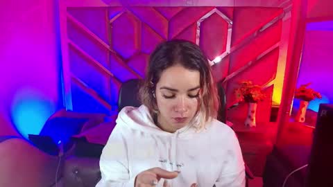 Snapshot of olivia_fox69 chatting on 12/21/25, 03:46 OLIVIA online show from 12/21/25, 03:46