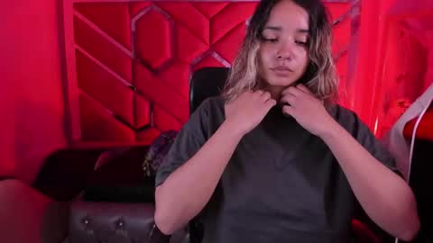 Snapshot of olivia_fox69 chatting on 02/15/26, 03:58 OLIVIA online show from 02/15/26, 03:58