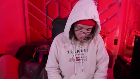 Snapshot of olivia_fox69 chatting on 02/16/26, 03:02 OLIVIA online show from 02/16/26, 03:02